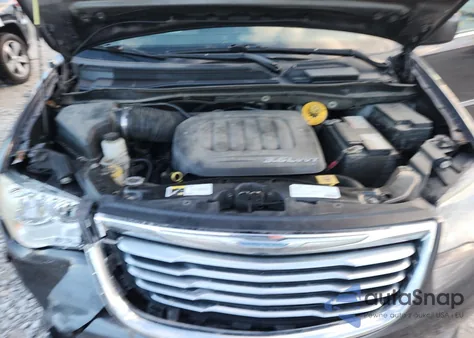 2016 Chrysler Town & Country Touring из США, поврежденный, VIN 2C4RC1BG6GR298990